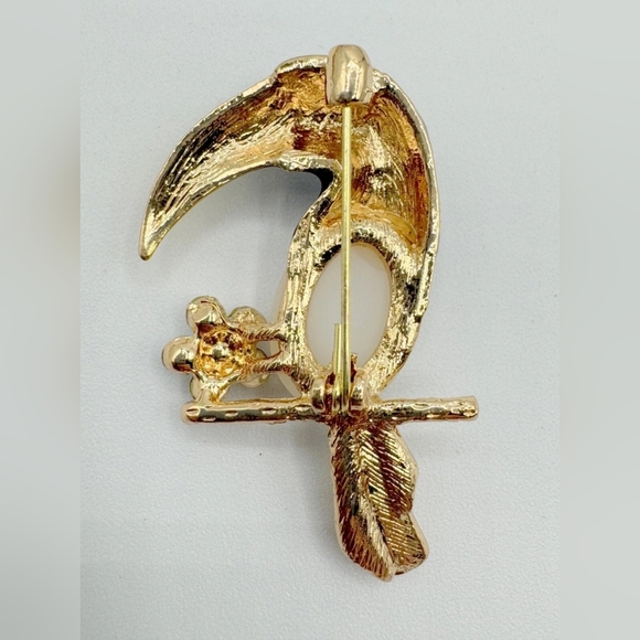 Gold Plated Muticolor White Crystal Floral Toucan Brooch - Picture 5 of 10